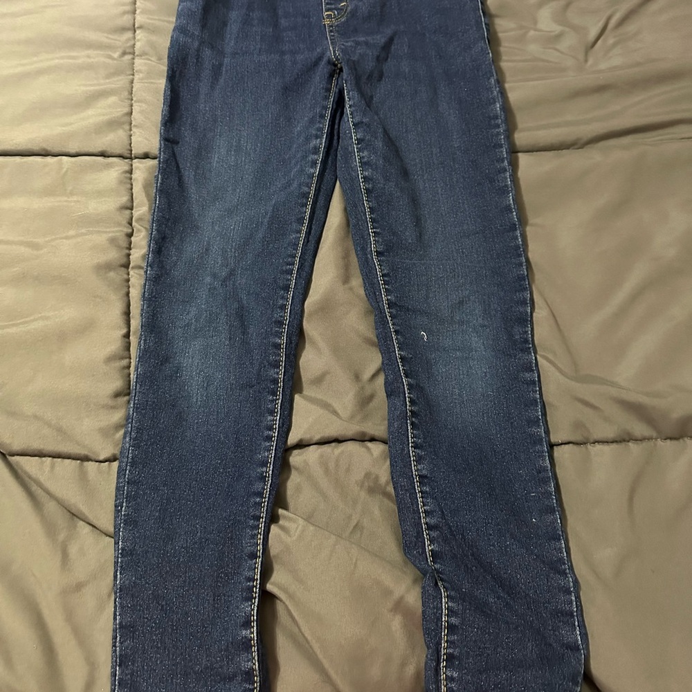 Dark Blue Levi’s pull on Denim Jeans